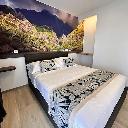 Ononui Lodge Airport, Ocean-View, Private Bathroom And Balcony, Free Wifi And Parking, On-Site Car Rental Faaa Esterno foto