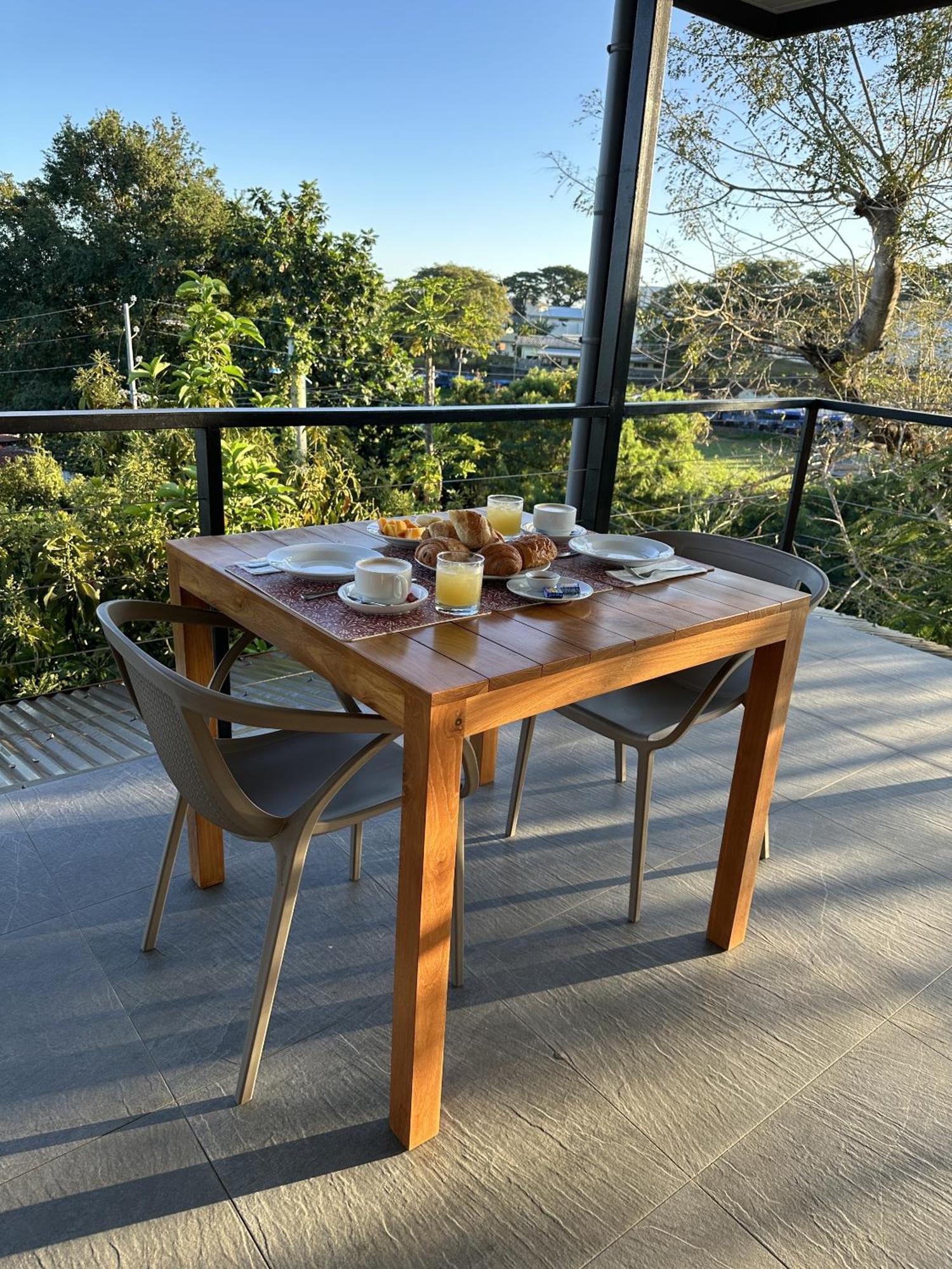 Ononui Lodge Airport, Ocean-View, Private Bathroom And Balcony, Free Wifi And Parking, On-Site Car Rental Faaa Esterno foto