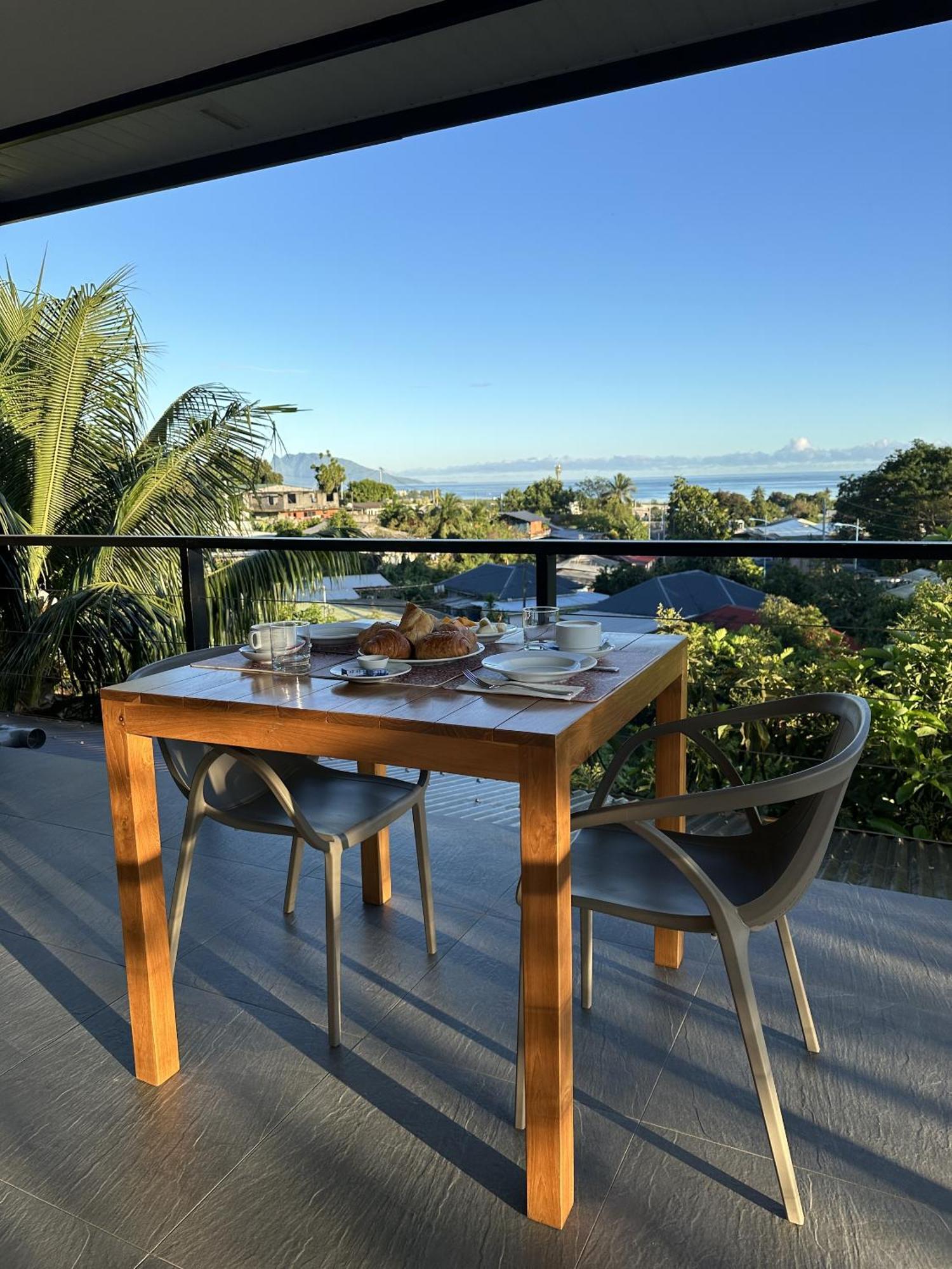 Ononui Lodge Airport, Ocean-View, Private Bathroom And Balcony, Free Wifi And Parking, On-Site Car Rental Faaa Esterno foto