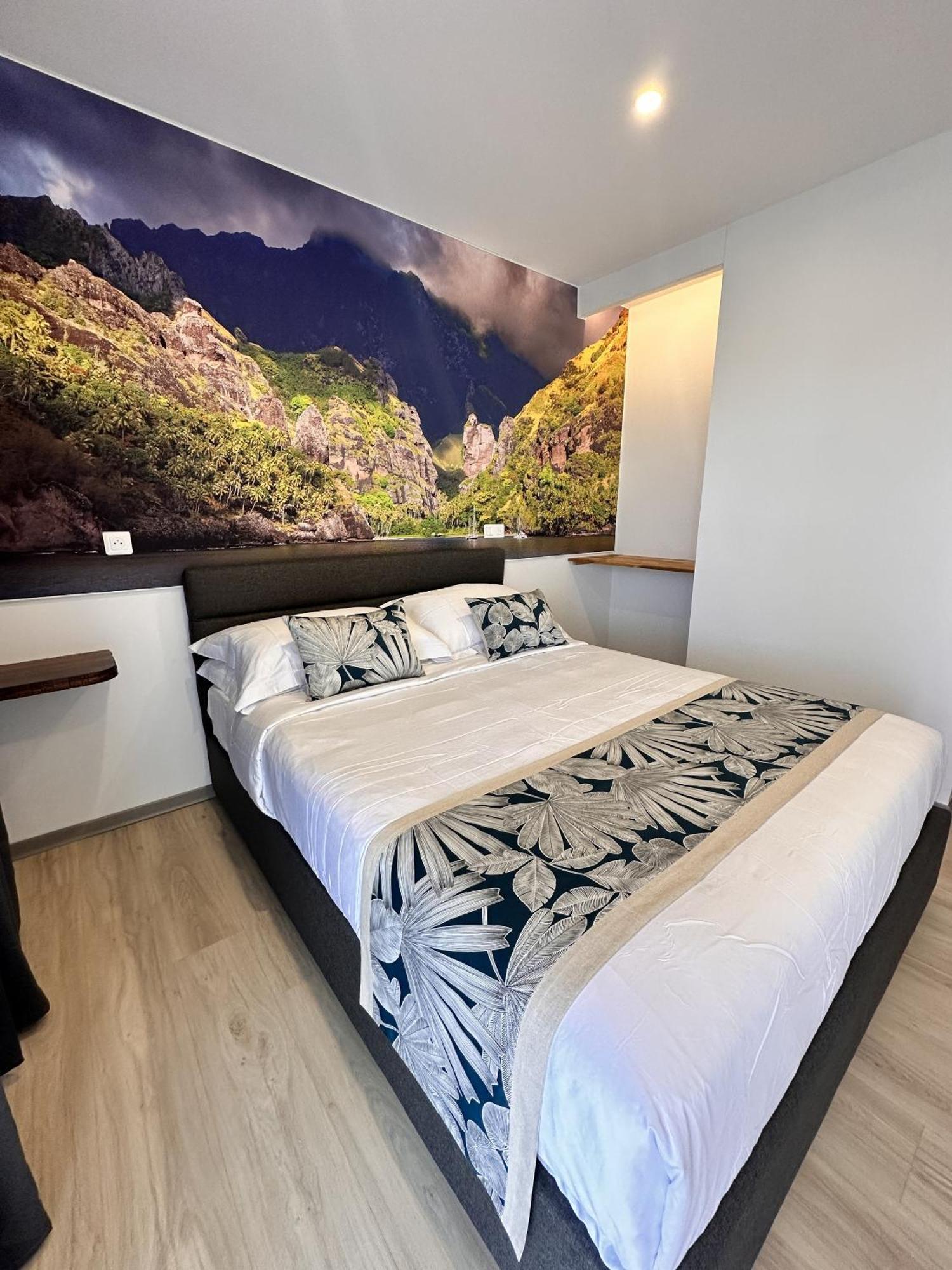 Ononui Lodge Airport, Ocean-View, Private Bathroom And Balcony, Free Wifi And Parking, On-Site Car Rental Faaa Esterno foto