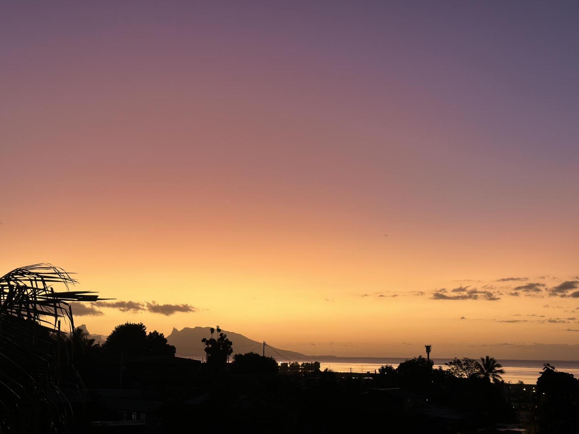 Ononui Lodge Airport, Ocean-View, Private Bathroom And Balcony, Free Wifi And Parking, On-Site Car Rental Faaa Esterno foto