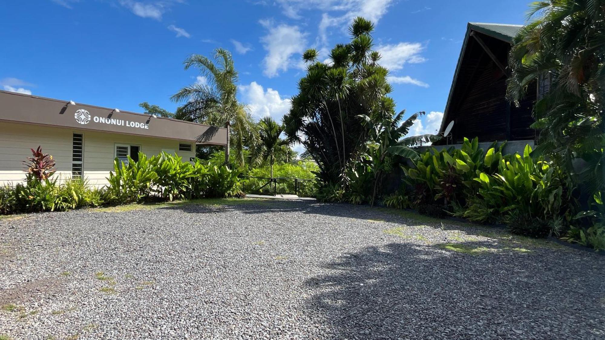 Ononui Lodge Airport, Ocean-View, Private Bathroom And Balcony, Free Wifi And Parking, On-Site Car Rental Faaa Esterno foto