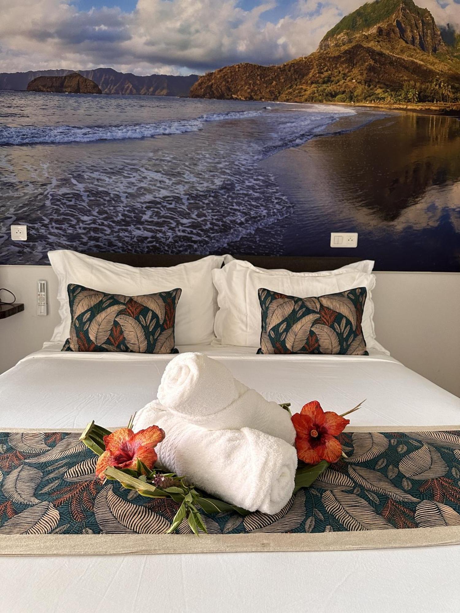 Ononui Lodge Airport, Ocean-View, Private Bathroom And Balcony, Free Wifi And Parking, On-Site Car Rental Faaa Esterno foto