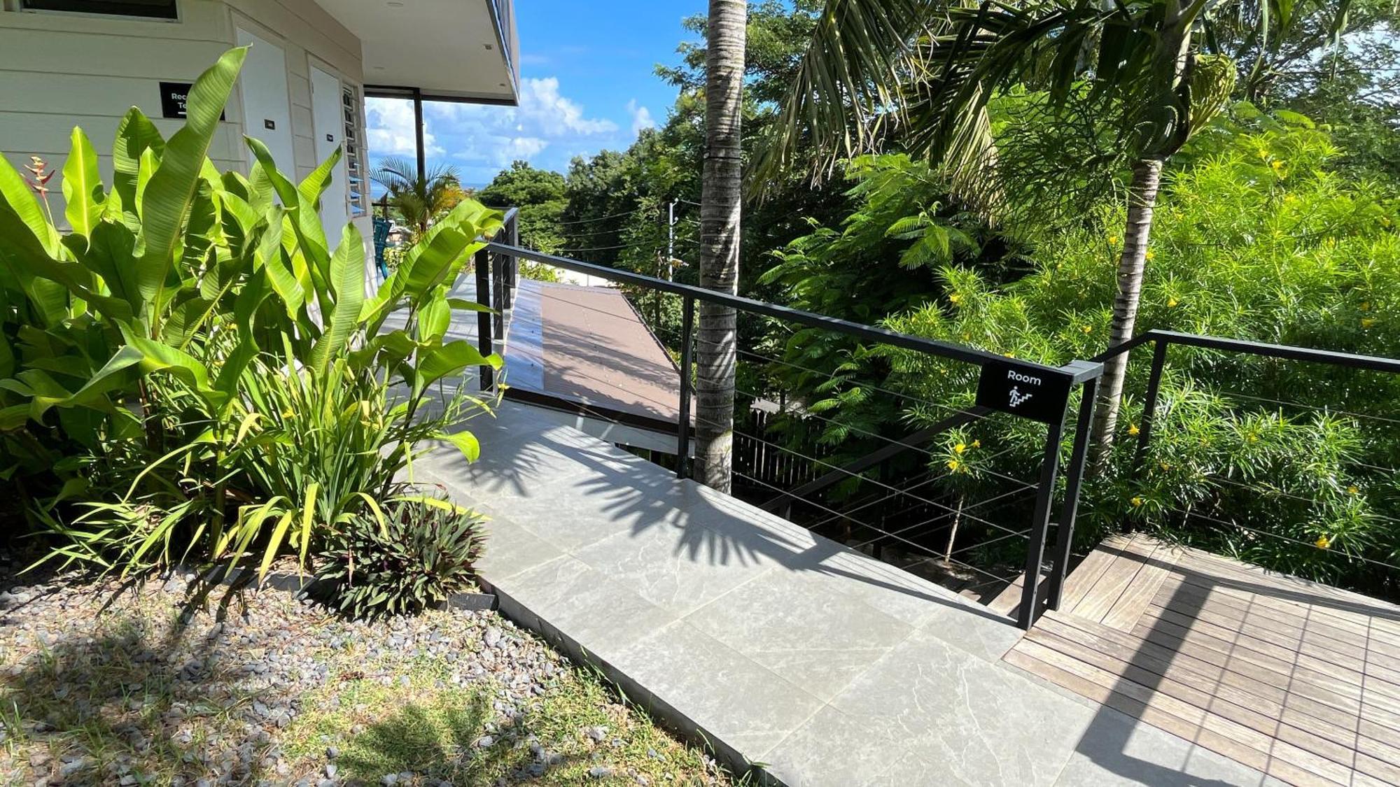 Ononui Lodge Airport, Ocean-View, Private Bathroom And Balcony, Free Wifi And Parking, On-Site Car Rental Faaa Esterno foto