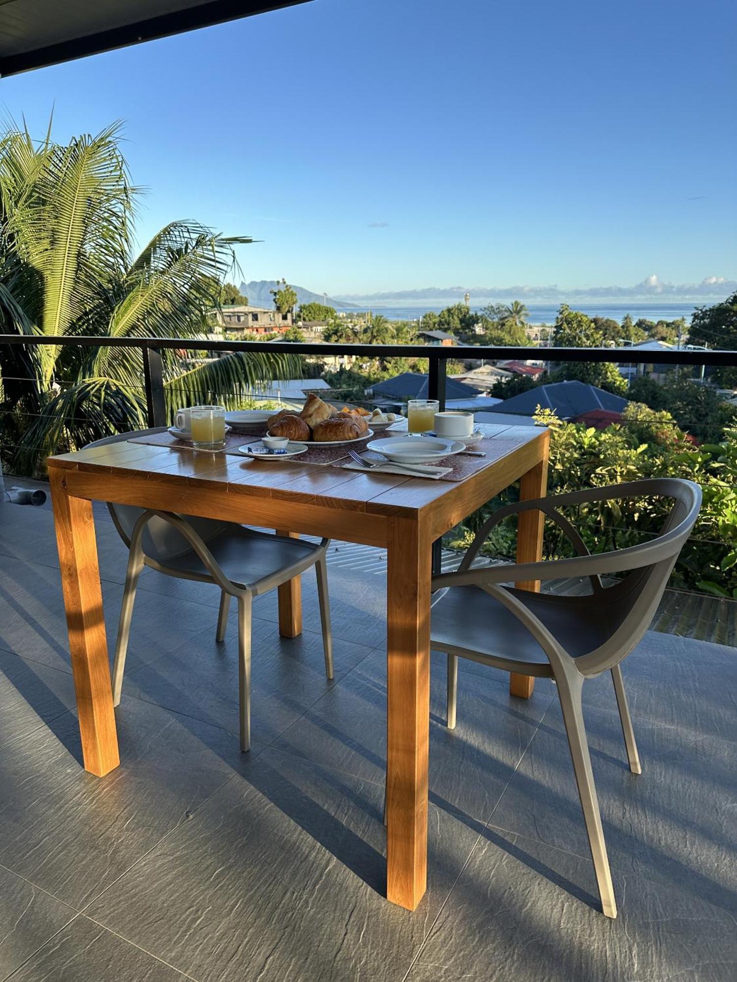 Ononui Lodge Airport, Ocean-View, Private Bathroom And Balcony, Free Wifi And Parking, On-Site Car Rental Faaa Esterno foto