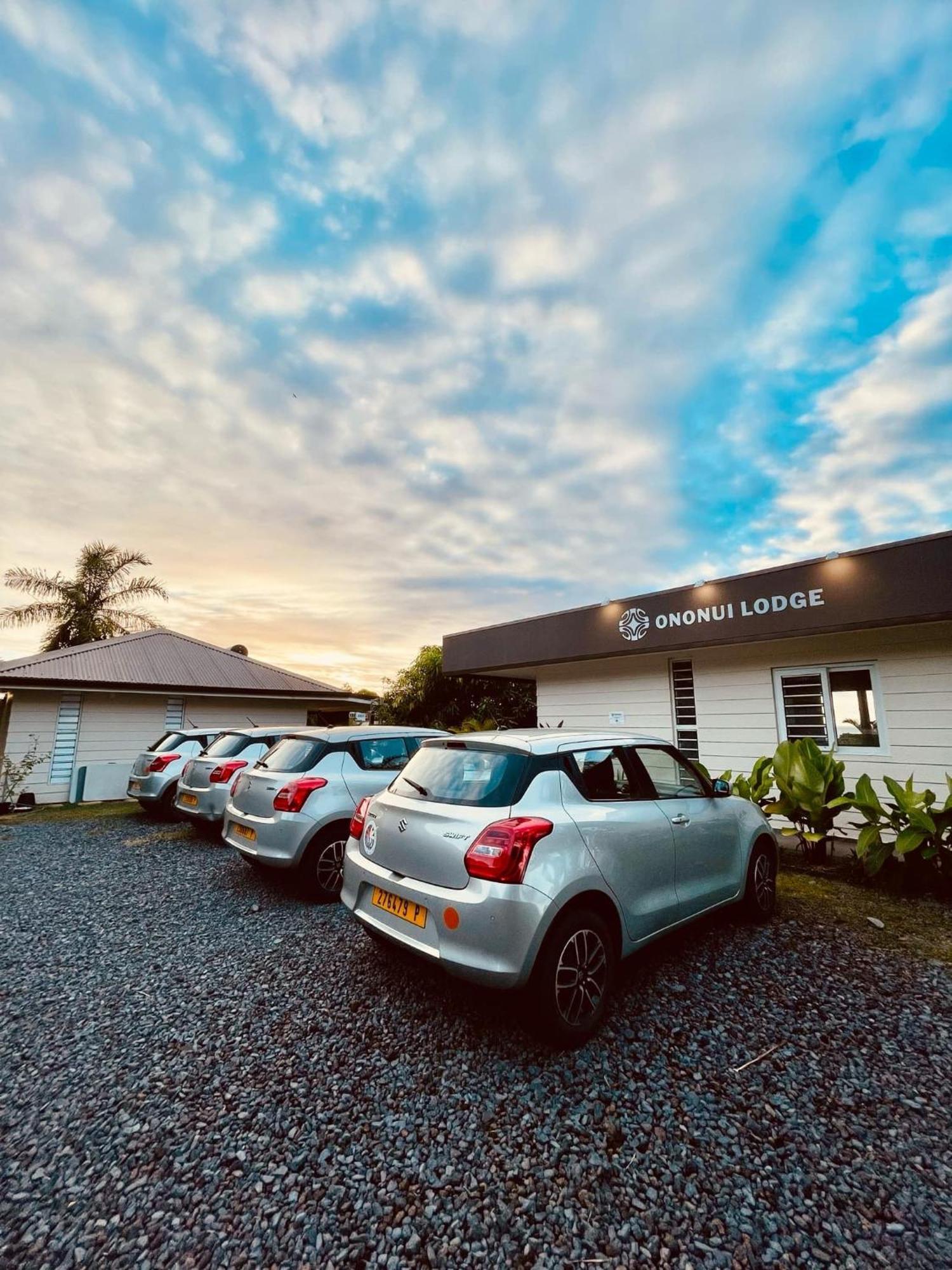 Ononui Lodge Airport, Ocean-View, Private Bathroom And Balcony, Free Wifi And Parking, On-Site Car Rental Faaa Esterno foto