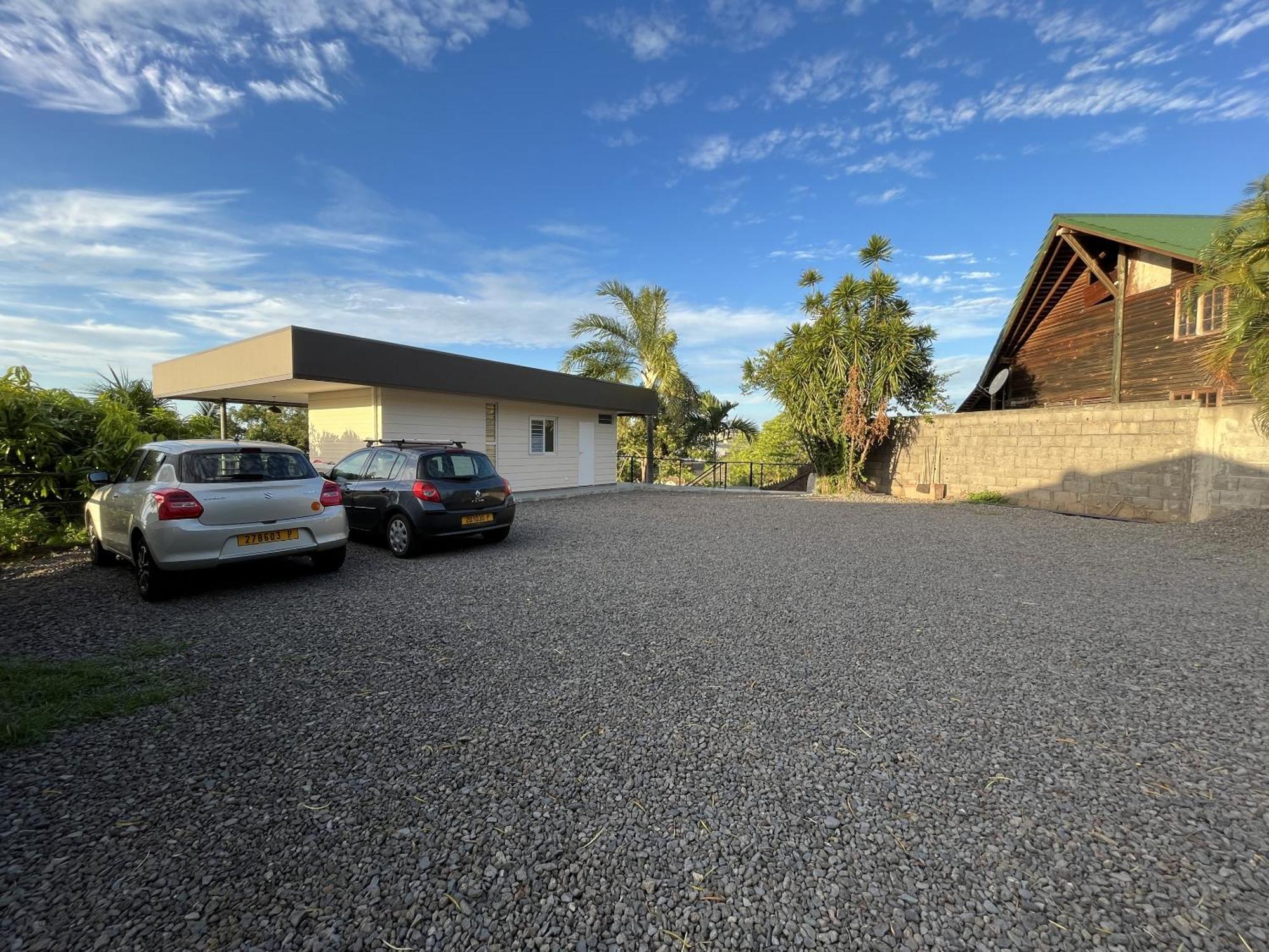 Ononui Lodge Airport, Ocean-View, Private Bathroom And Balcony, Free Wifi And Parking, On-Site Car Rental Faaa Esterno foto