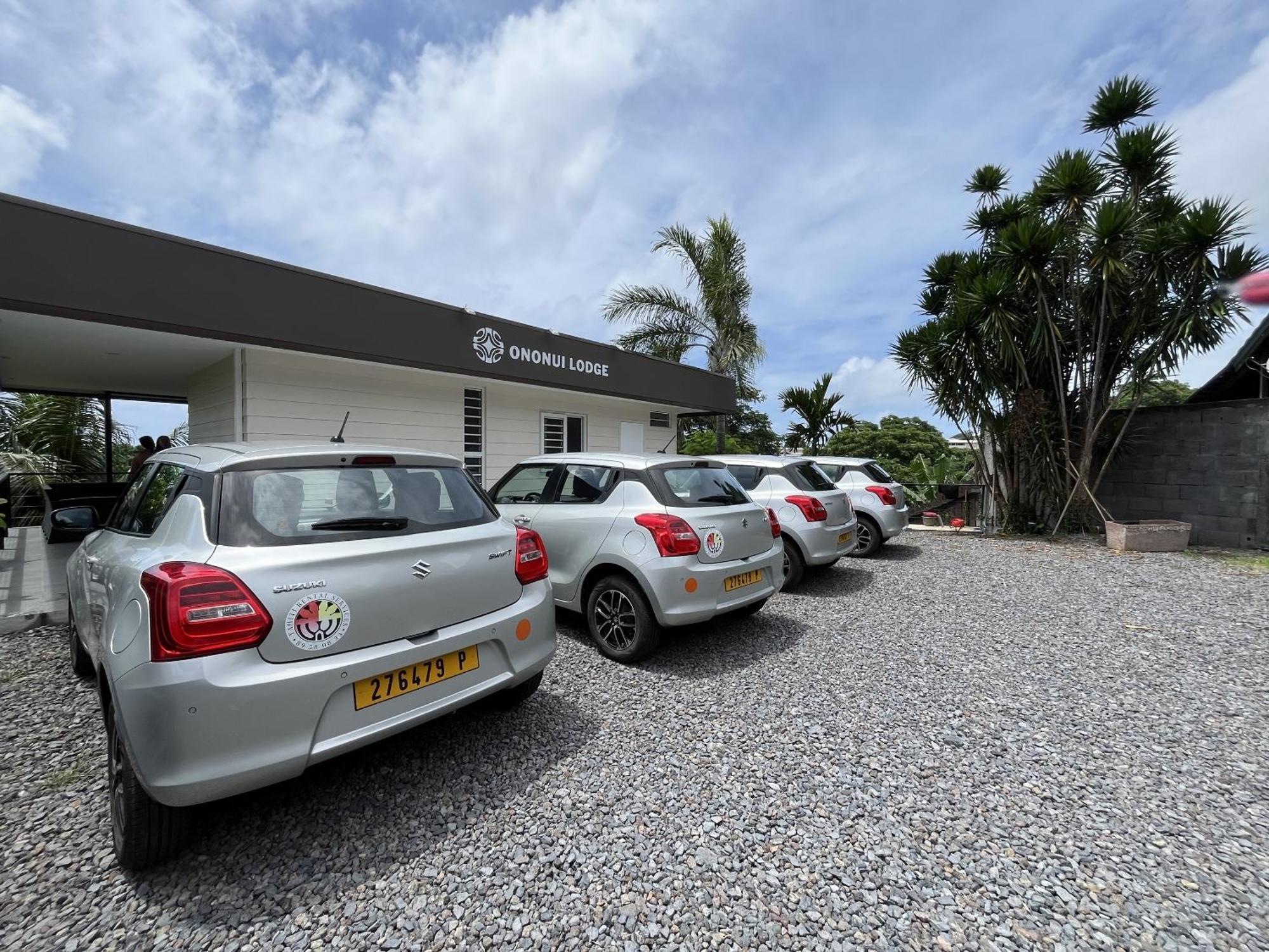 Ononui Lodge Airport, Ocean-View, Private Bathroom And Balcony, Free Wifi And Parking, On-Site Car Rental Faaa Esterno foto